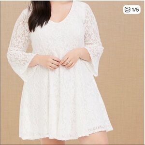 TORRID Ivory Lace Bell Sleeve Fluted Mini‎ Dress size 4X